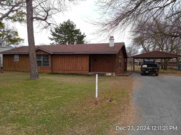 506 E Nevada St, Walters, OK 73572
