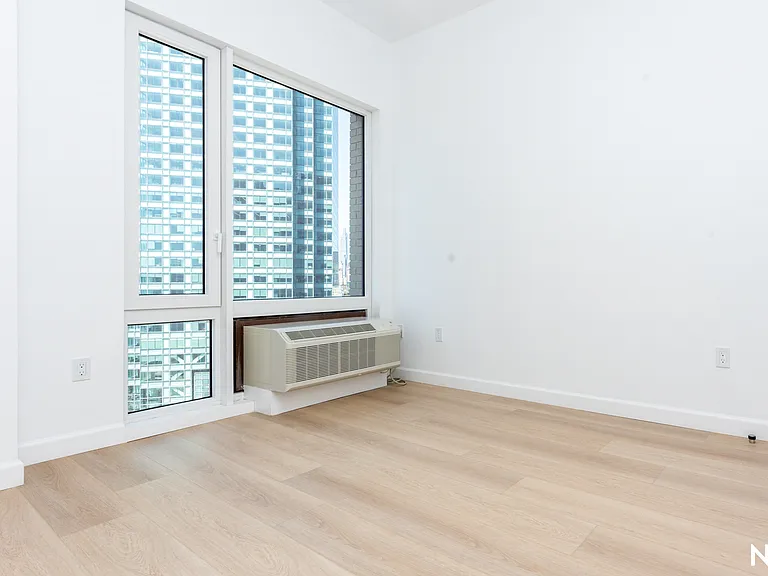 26-04 Jackson Ave #4C — Photo 11
