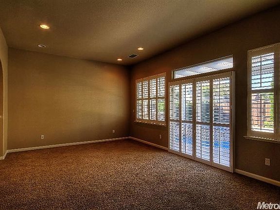 4th image of 6030 Riverbank Cir