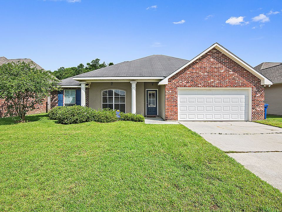 1st image of 26541 Parkwood Dr