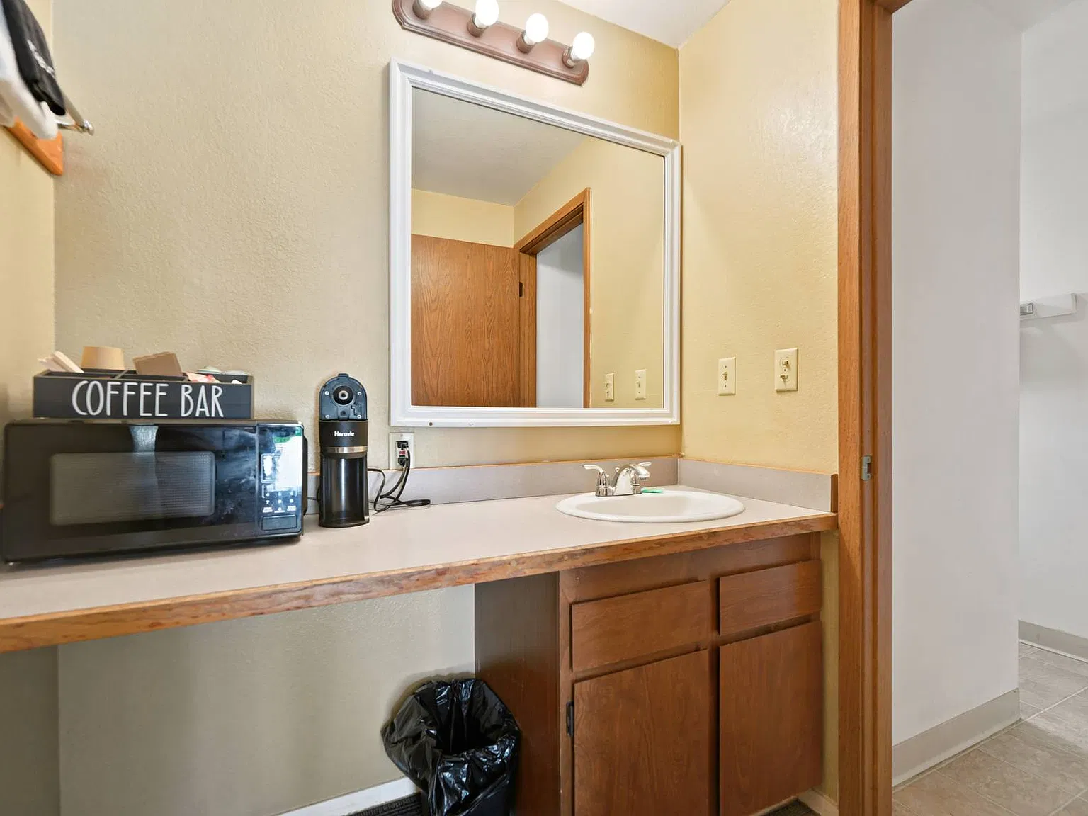 1 bed, $950 — Photo 3