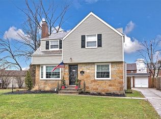 3827 Grenville Rd, University Heights, OH 44118