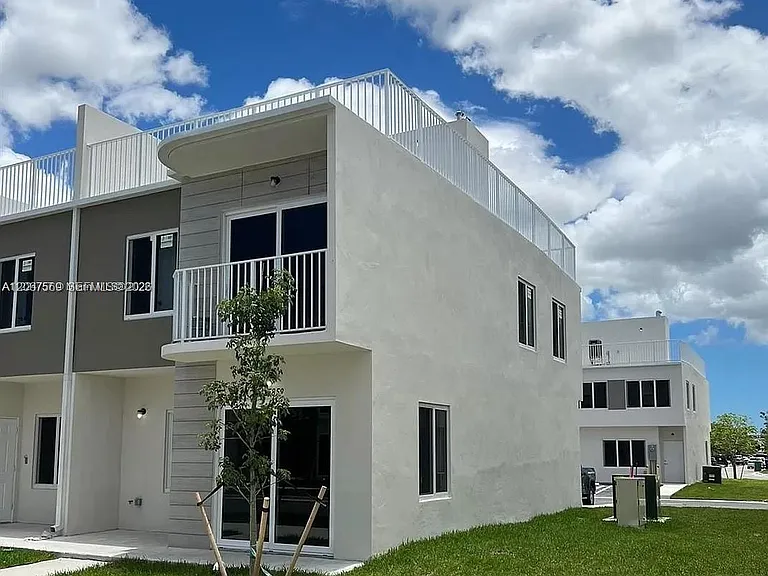25859 SW 144th Ct — Photo 1