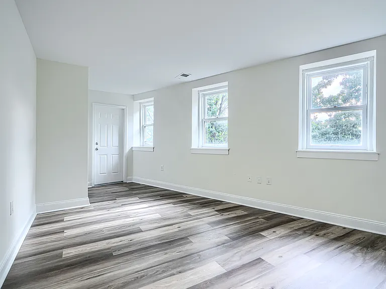 739 W Pratt St #2 — Photo 11