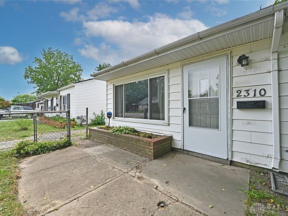 4th image of 2310 Blake Ave