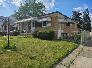 15053 Stephens Dr, Eastpointe, MI 48021