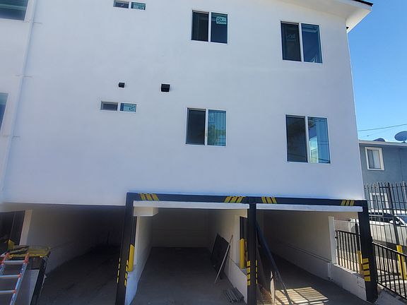 5th image of 7119 Mountain View Ave APT E