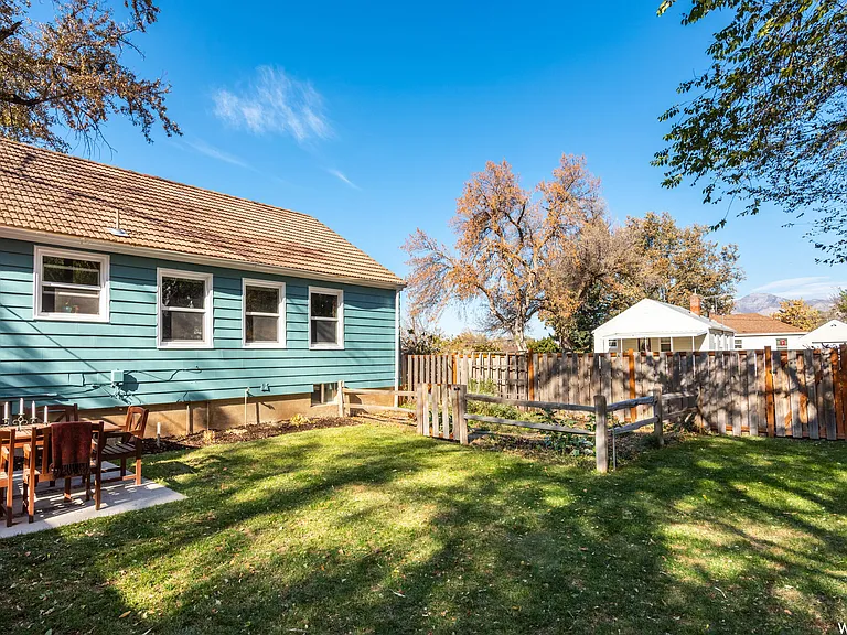 2354 Taylor Ave — Photo 26