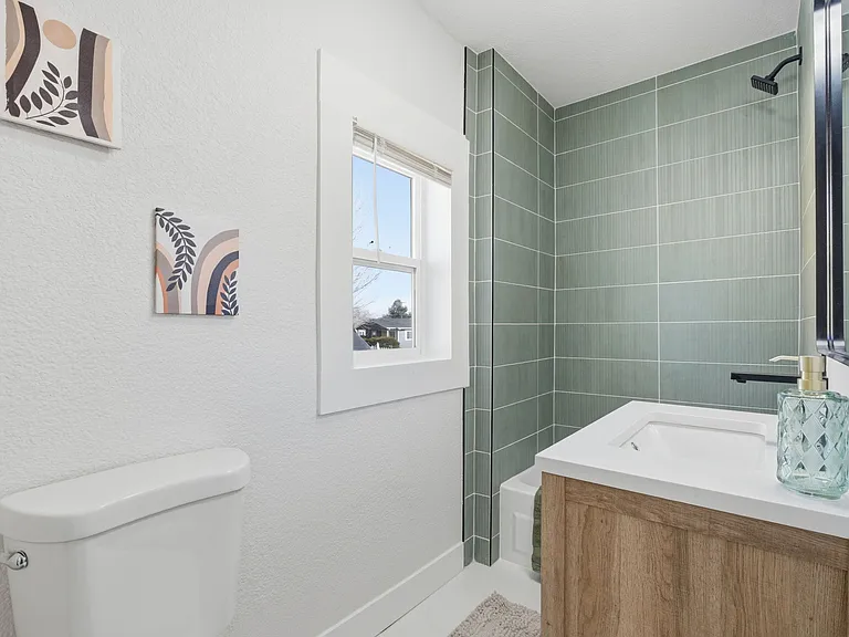 133 S Meade St — Photo 10