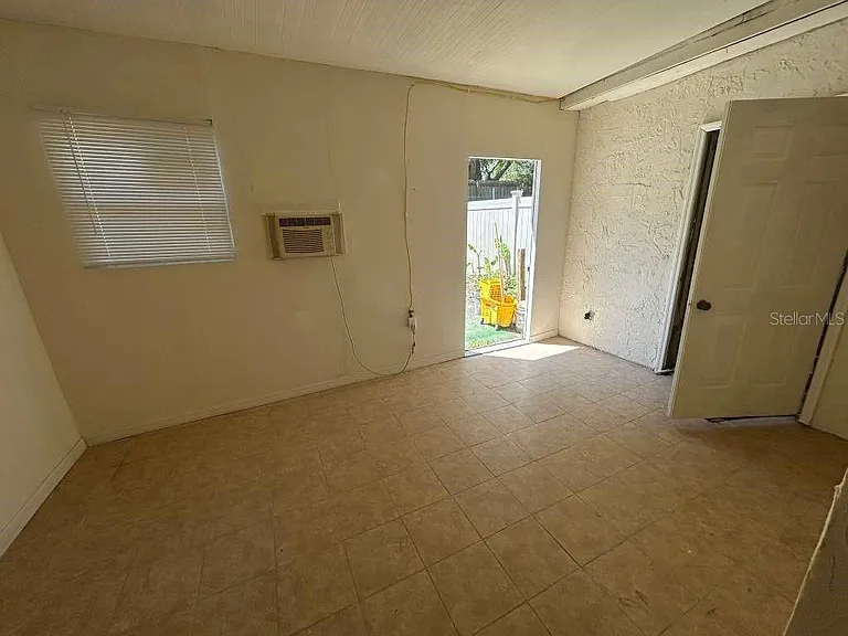 6114 Tuscony Cir — Photo 12