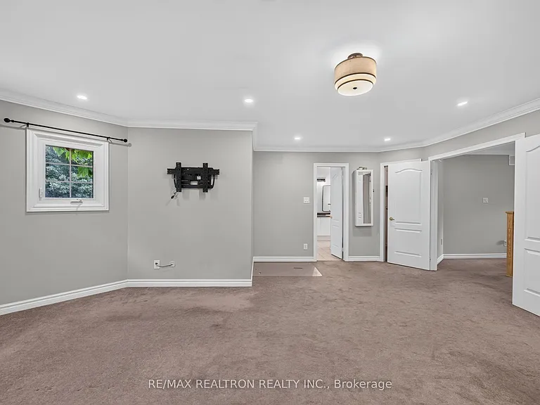 49 Meekings Dr — Photo 27