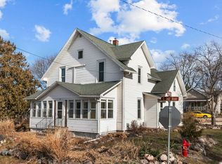 33 S 1st Ave, Winneconne, WI 54986