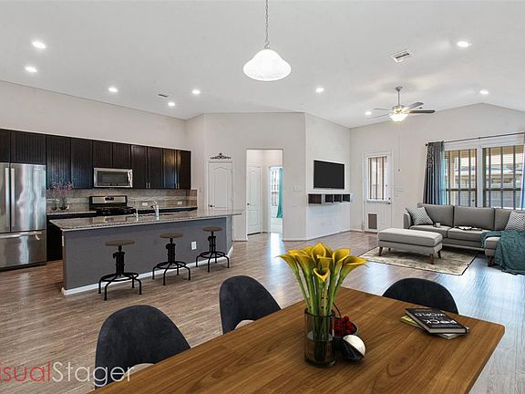 3rd image of 25403 Brentmoor Dr