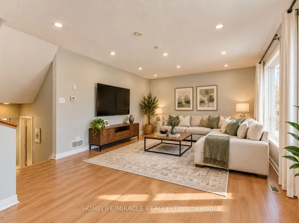 6444 Finch Ave W #201, Toronto, ON M9V 1T4