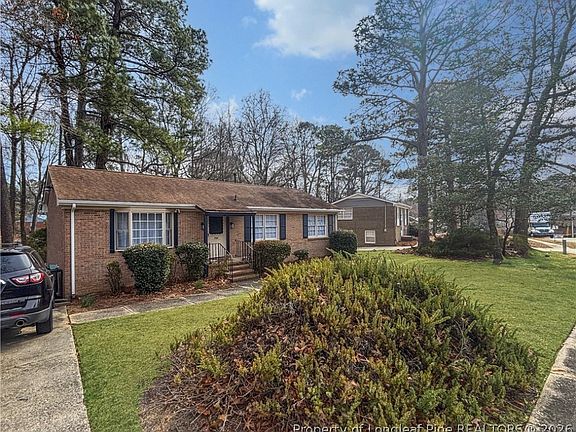 3rd image of 731 Ashbrook Rd