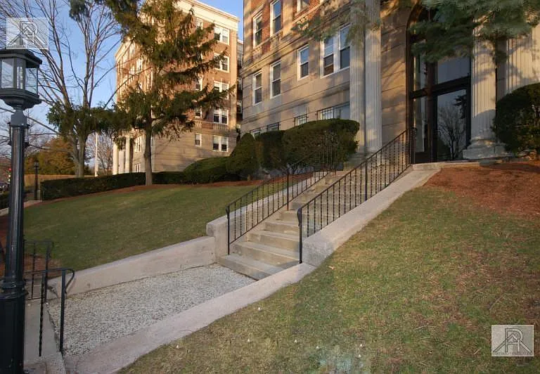 1800 Commonwealth Ave #27 — Photo 10