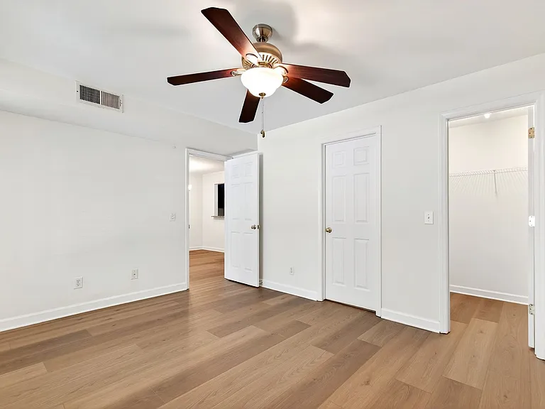 1010 Nicholwood Dr #103 — Photo 6