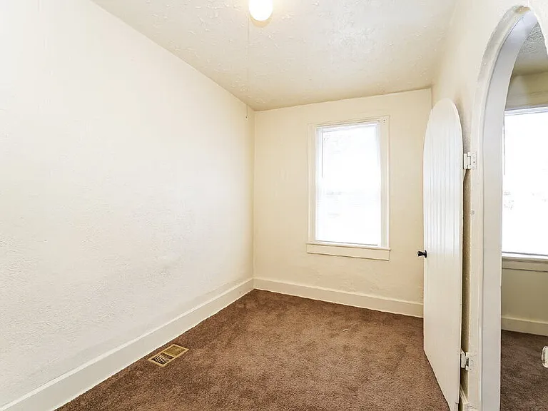 3460 Erin Ave — Photo 6