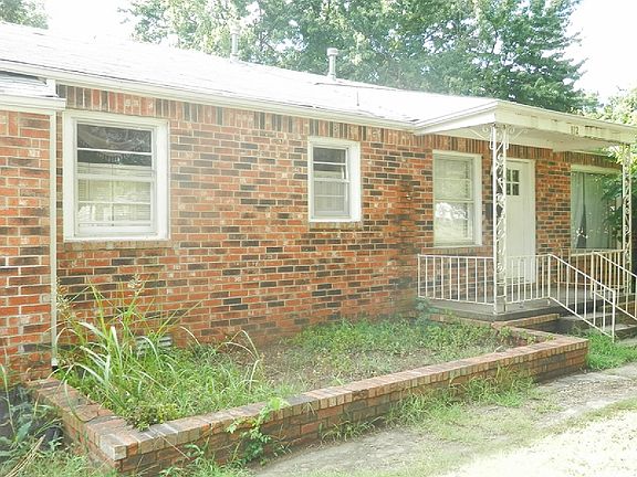 3rd image of 812 McKinley St