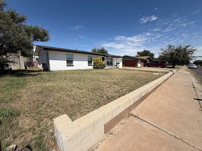 4209 Redbud Ave — Photo 3
