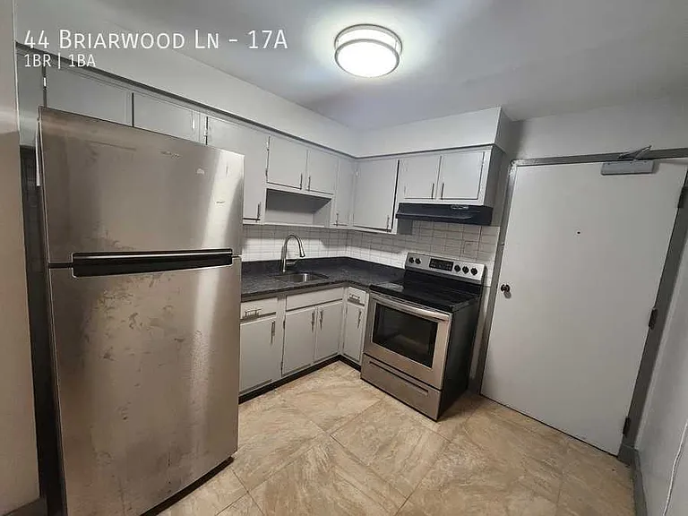 44 Briarwood Ln #17A — Photo 4