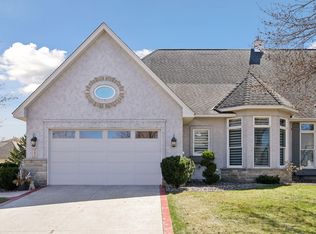 182 Stonebridge Rd, Mendota Heights, MN 55118