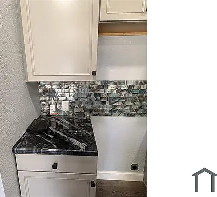 2360 NW 6th Ct — Photo 3