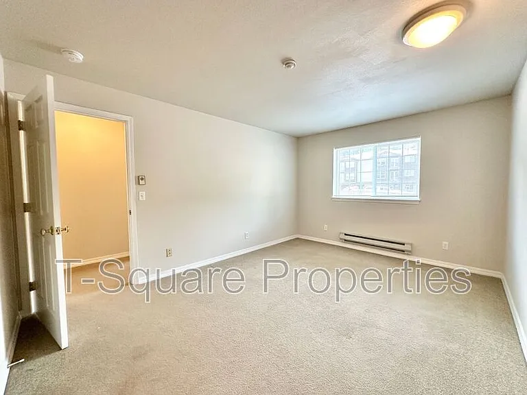 9525 NE 180th St #303 — Photo 5