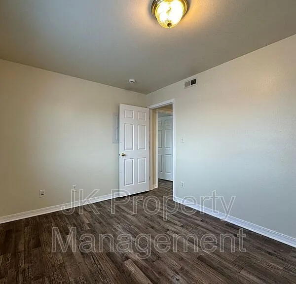 1210 5th St S #10 — Photo 13