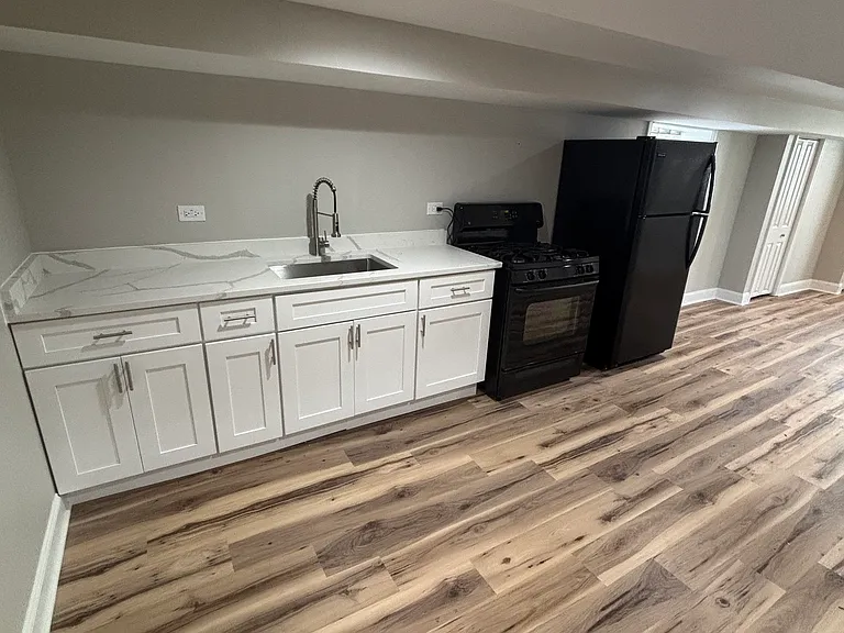 6233 S Claremont Ave #1B — Photo 2