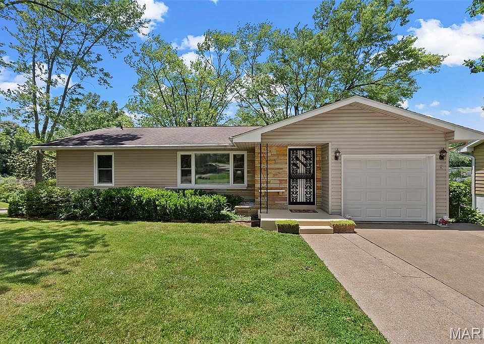 1st image of 1301 Carolyn Dr