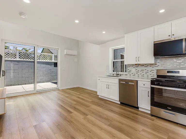 13351 W Otsego St — Photo 3