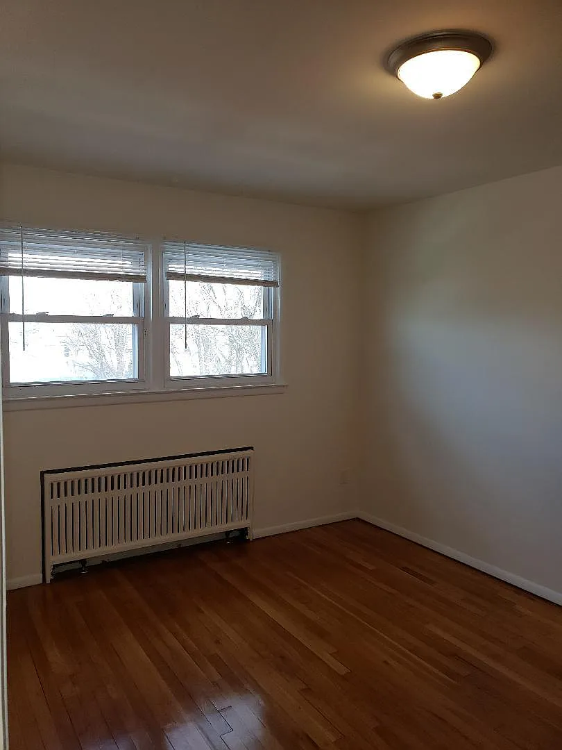 2 bed, 950 sqft, $2,300 — Photo 4