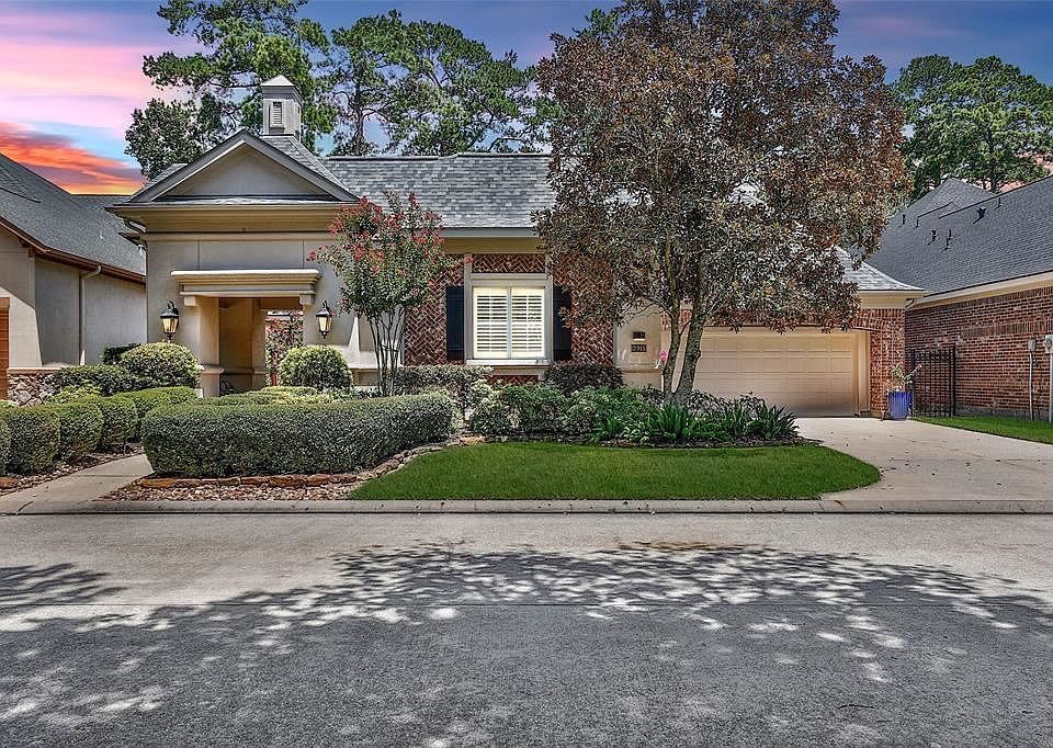 1st image of 2915 N Cotswold Manor Dr