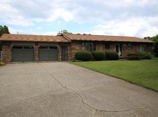 9425 Castle Ct, Otisville, MI 48463