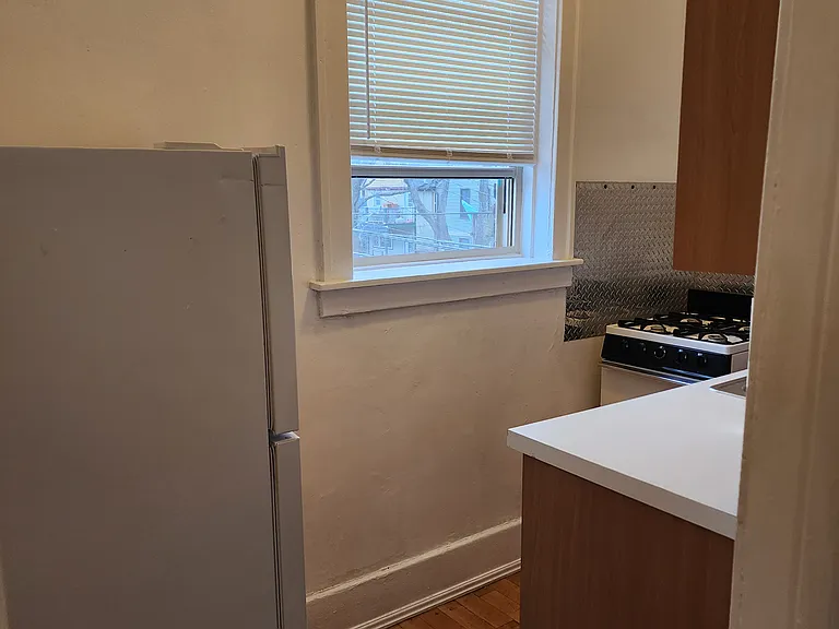 1615 W Canfield St #207 — Photo 8