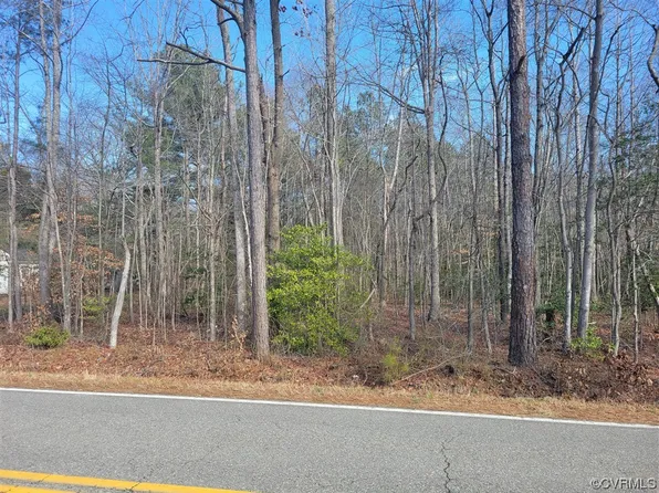 1700 York River Rd, Shacklefords, VA 23156