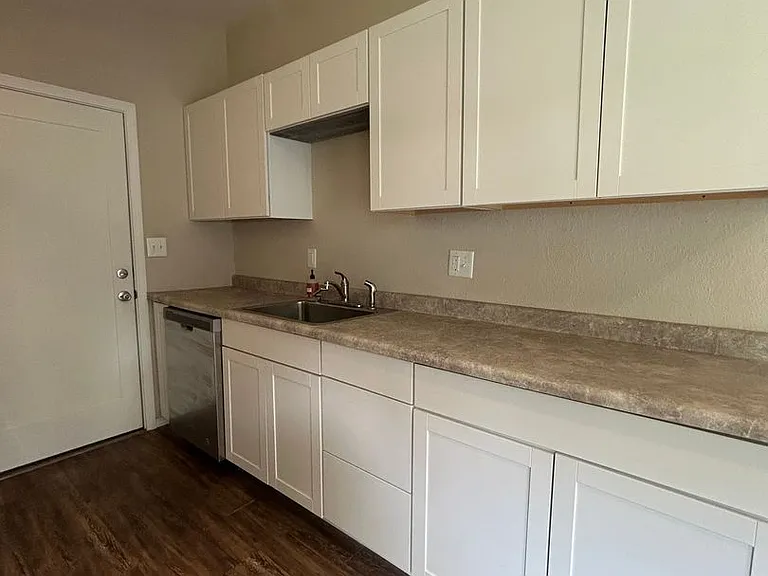 4536 Walter Ave — Photo 8