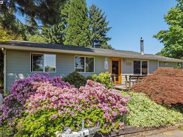 690 NW Academy Ct, White Salmon, WA 98672