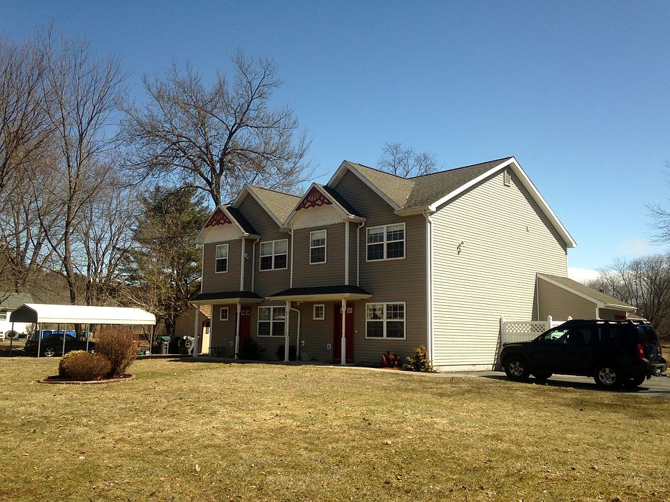 2nd image of 11 Joleyn Ln