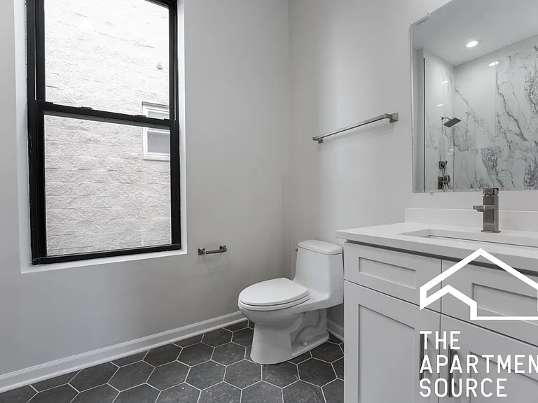 2702 W Thomas St #3 — Photo 14