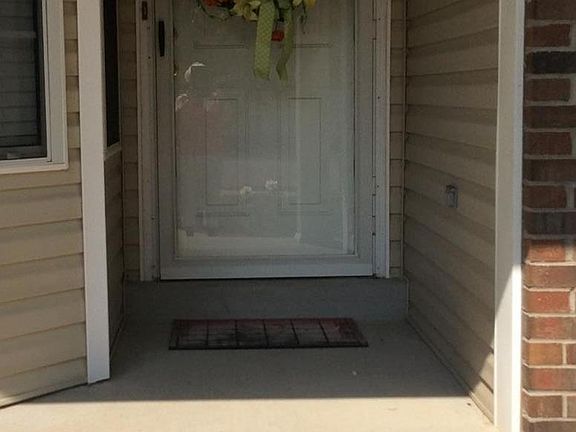 3rd image of 1221 Wyndham Hills Dr