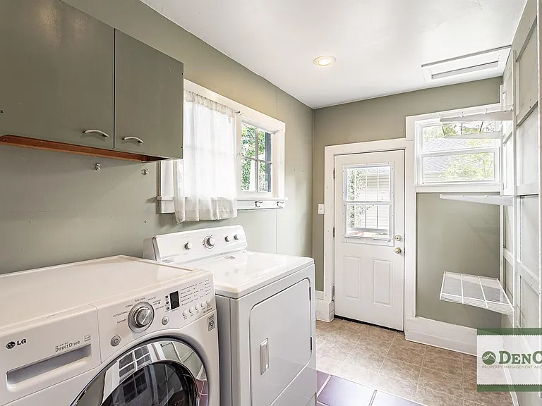 1402 S York St — Photo 13