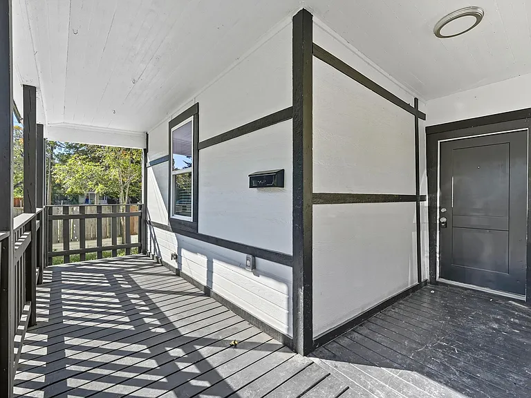 728 S Elm St — Photo 16