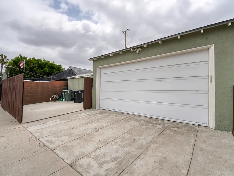 Side of House
Garage Entrance and Side gate Entrance