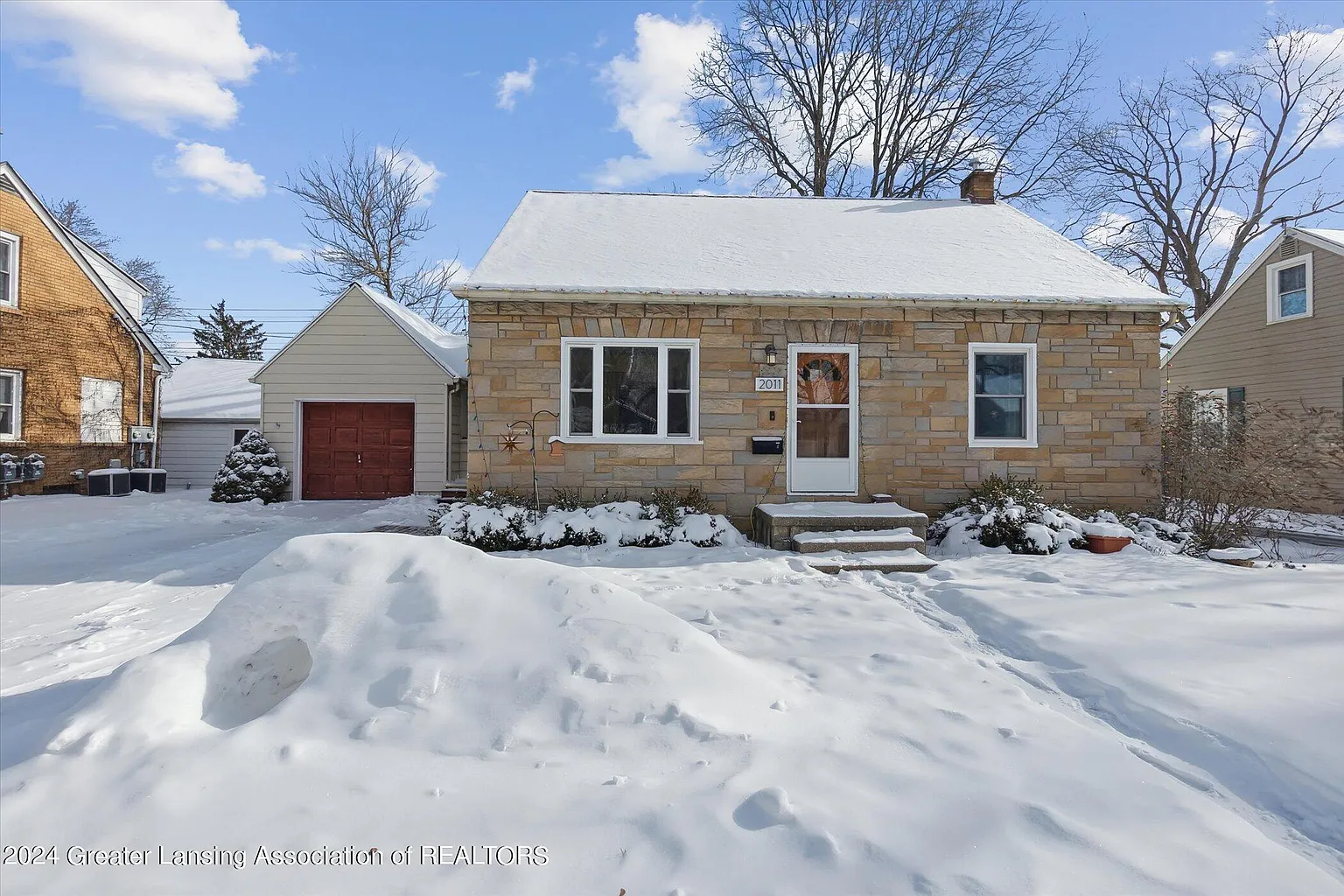 2011 Devonshire Ave photo 1
