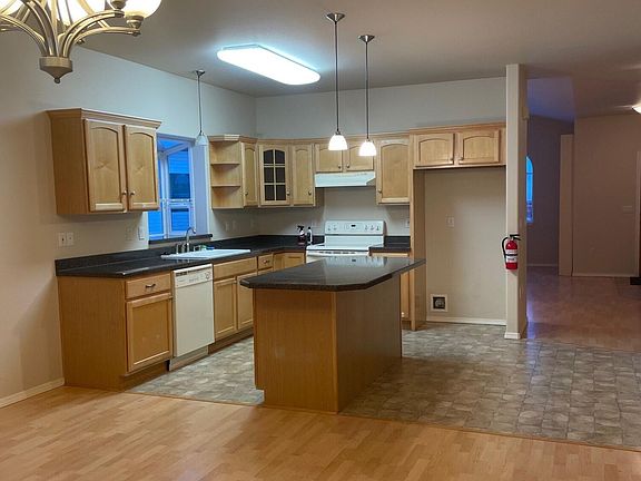 4th image of 1730 S Heritage Cir #15B
