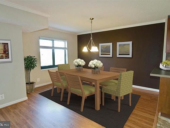 5th image of 309 Yoakum Pkwy APT 1111