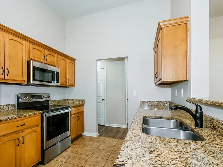 8873 Lezlarken Ln — Photo 7