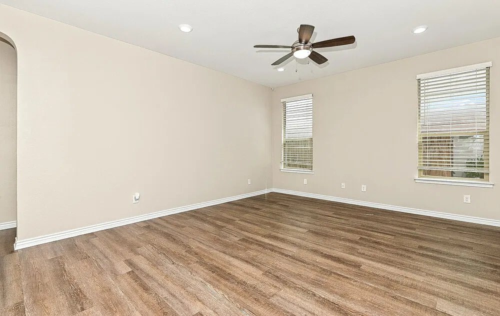 3 bed, 2.0 bath, 1652 sqft, $2,065 — Photo 4